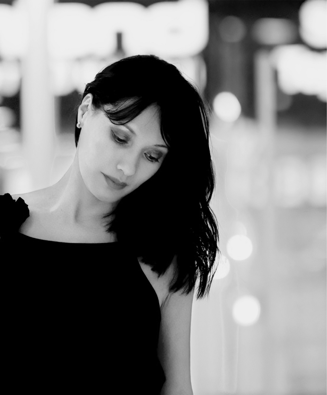 Kim Barbier in black and white